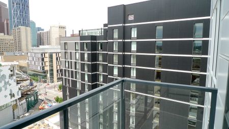 Bright 2 Bed Condo With Unbeatable Amenities | Heat & Water Included | In Suite Laundry - Photo 5