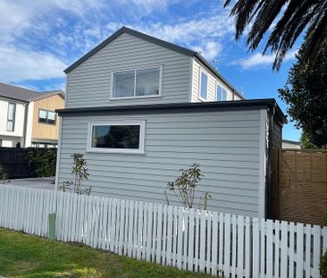 Modern Two bedroom Townhouse With Internal Garage - Photo 2