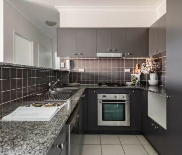 Lifestyle retreat in enviable 'Eversleigh Estate' - Photo 2