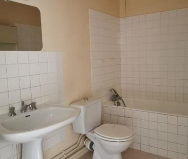 Location Appartement 1 pièce 25m² CHERBOURG-EN-COTENTIN 50100 - Photo 3