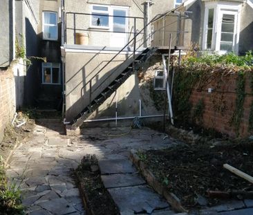 2 bedroom flat to rent - Photo 2
