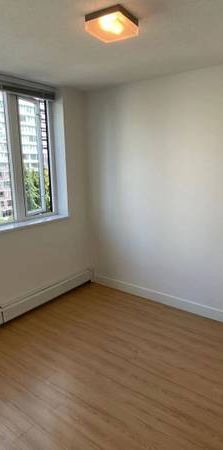 Downtown 1 Bedroom + 1 Den at The Rolston! Parking included! - Photo 1