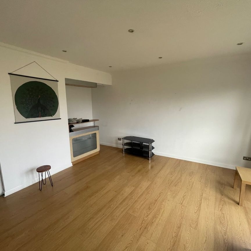 2 Bed Flat, St Ninian Terrace, G5 - Photo 1