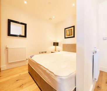 Sovereign Tower, 1 Emily Street, London, E16 - Photo 3