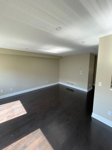For Lease - 5030 Heatherleigh Avenue Unit# 77, Mississauga, Ontario - Photo 2