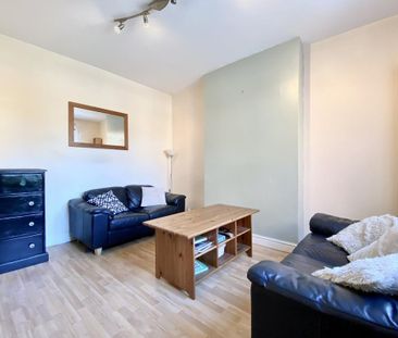 3 bedroom flat to rent - Photo 1