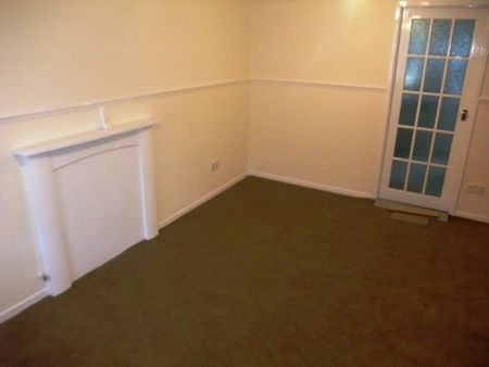 2 bedroom semi-detached house to rent - Photo 2