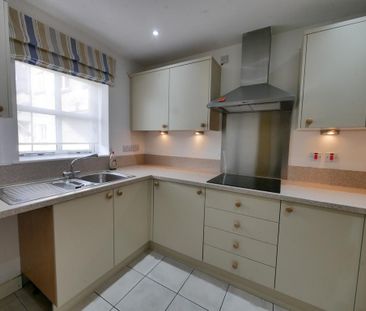 2 bedroom end of terrace house to rent - Photo 4