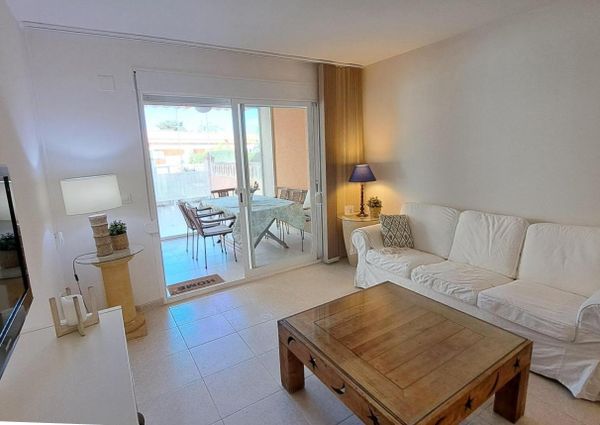 Spacious ground floor for rent with a pool and garden in Javea Arenal LONG TERM