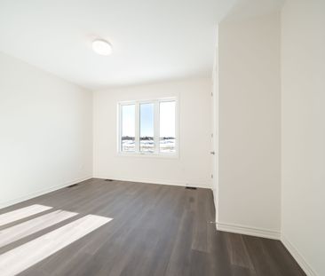 For Lease - 54 Debois Street Unit# #Main, Kawartha Lakes, Ontario - Photo 4