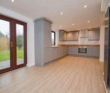 3 bedroom detached bungalow to rent - Photo 5