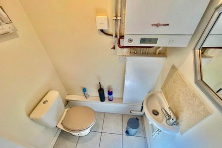 Fairfax Road - Photo 4