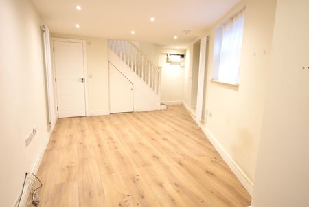 Ground Floor, Finchley Road, NW3, London - Photo 5