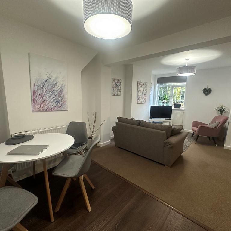 2 bedroom cottage to rent - Photo 1