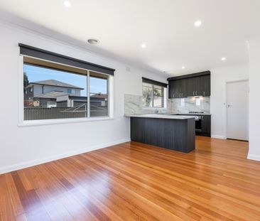 BEAUTIFULLY RENOVATED HOME - Photo 4