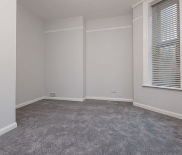 2 bed flat to rent in Fir Vale Road, Bournemouth, BH1 - Photo 6