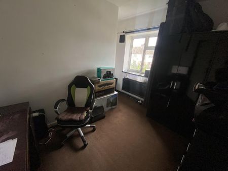 4 bedroom semi-detached house to rent - Photo 5