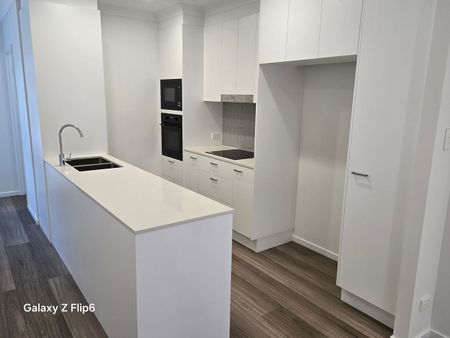 Luxury Newly Constructed 2 bedroom Townhouse renting now. Great Location! Quiet & Relaxed living! "Situated in the Mansfield High School Catchment". - Photo 5