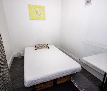 2 bedroom terraced house to rent - Photo 6