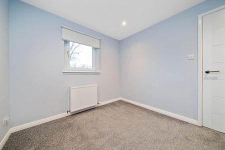 4 bedroom detached house to rent - Photo 4