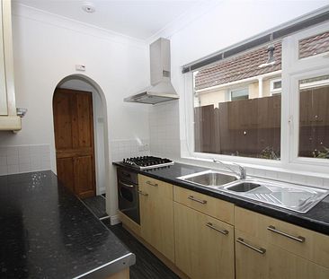 2 bedroom Terraced House to let - Photo 1