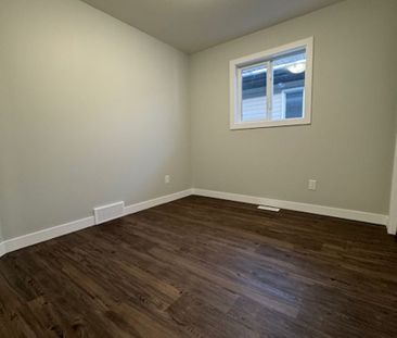 4 Bedroom Bi-Level Main Floor in Evergreen - Photo 2