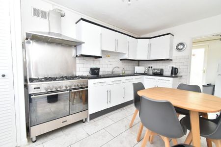 1 bedroom semi-detached house to rent - Photo 3