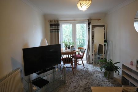 2 bedroom flat to rent - Photo 4