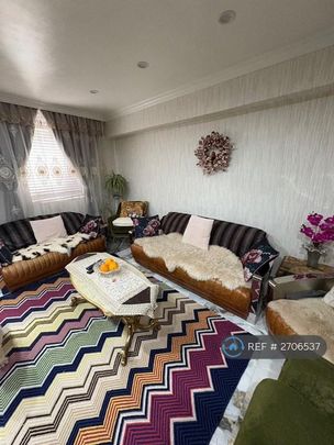 4 bedroom terraced house to rent - Photo 1