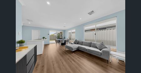 Family Comfort in a Quiet street - Photo 3