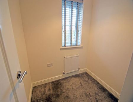 3 Bedroom Semi Detached To Let - Photo 2