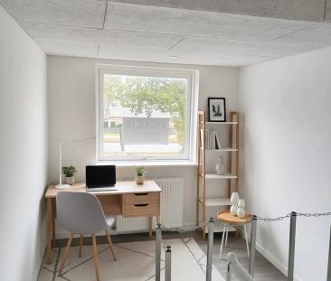 Lyst rækkehus med moderne indretning og dejlig have - Foto 3