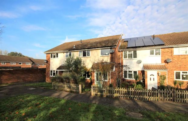 Carnoustie, Bracknell, Berkshire, RG12 - Photo 1