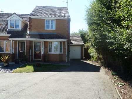 2 bedroom end of terrace house to rent - Photo 2