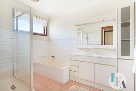 Spacious Home In Great East Side Location - Photo 5