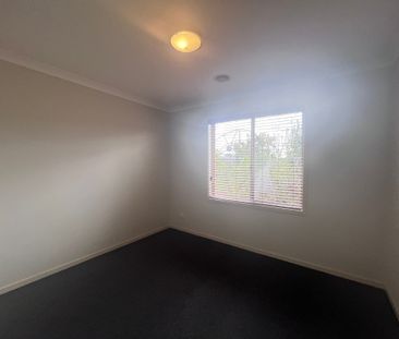 Elegant Family Living with Space, Style, and Modern Comfort - Photo 6