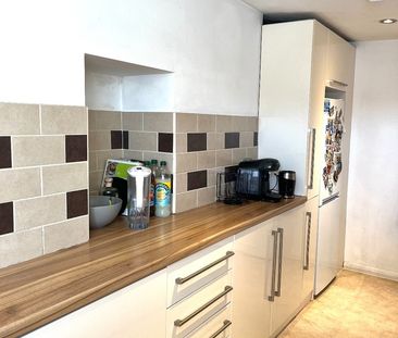1 Bed Flat, Montpelier Road, BN1 - Photo 4