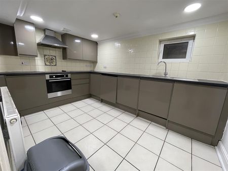 11 The Walk, Roath, Cardiff - Photo 4