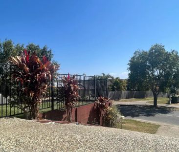 “Modern Family Home with Stunning Views in a Prime Location” - Photo 6