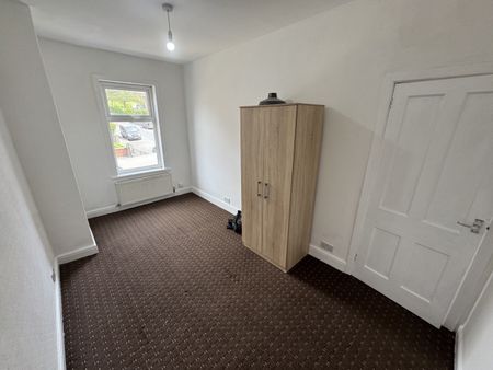 Chorley New Road, Horwich, Bolton - Photo 4