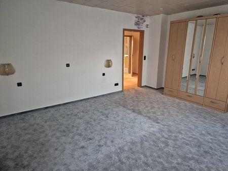 Schöne 3-zimmer-Wohnung mit Wintergarten und Balkon top Lage direkt im Ort - Photo 4