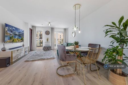 2 bedroom flat to rent - Photo 3