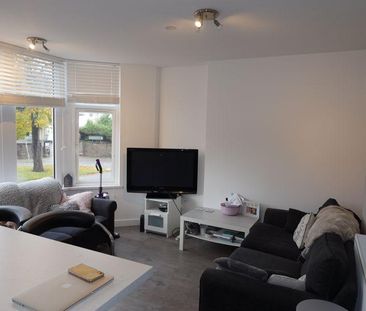 3 bedroom apartment to rent - Photo 2