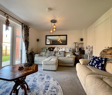 3 bedroom End Terraced House to let - Photo 5