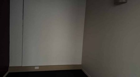 3-Bedroom Apartment in the Heart of Kumeu – Huapai, Auckland - Photo 2