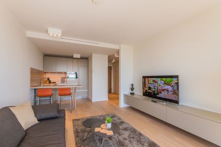 City-Residence: High-End-Wohnung (15.Stock) in spektakulärem Wohnturm - Photo 2