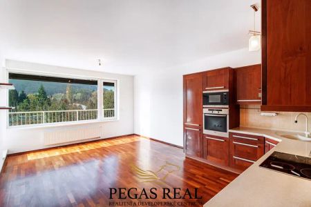 Pronájem bytu 4+kk 119 m - Fotografie 2