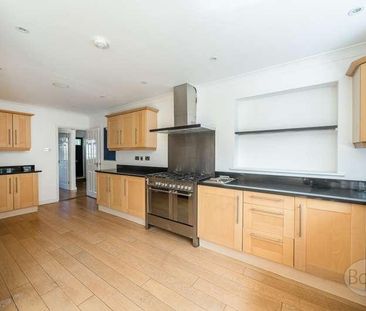 Pine Walk, Cobham, Surrey, KT11 - Photo 1