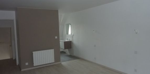 Location Appartement 4 pièces 90m² LA FLECHE 72200 - Photo 2
