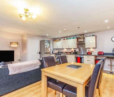 2 bedroom flat to rent - Photo 5